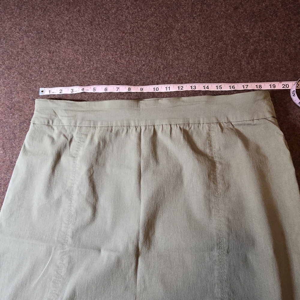 VanHeusen Tan Stretch Skirt Size 18 Small Back Slits Pencil Skirt - Picture 3 of 7